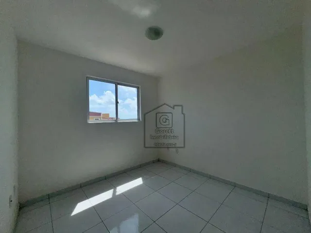 Imagem 6: Apartamento Semi Mobiliado para Alugar no Parque das Nações com 3 Quartos, Suíte E