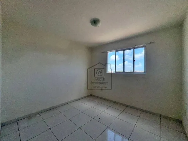 Imagem 9: Apartamento Semi Mobiliado para Alugar no Parque das Nações com 3 Quartos, Suíte E