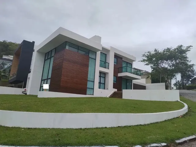 Imagem: Mansão em Macaé com 3 Suites