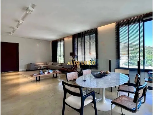Imagem: Casa com 4 Dormitórios À Venda, 518 M²