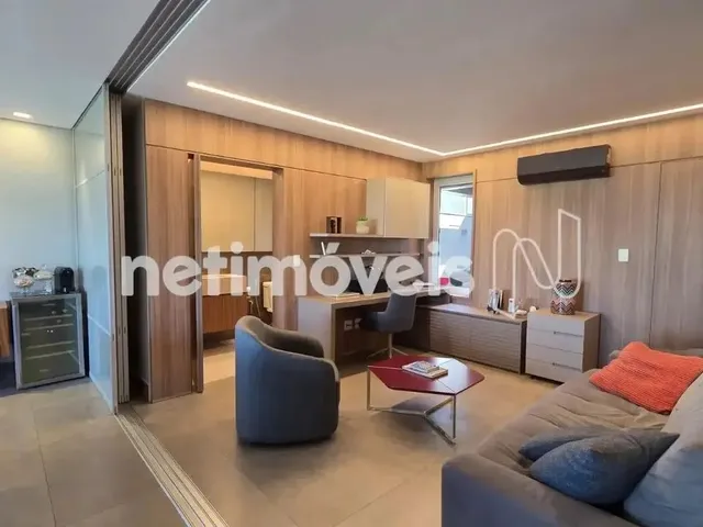 Imagem: Casa de Luxo com Vista Deslumbrante para