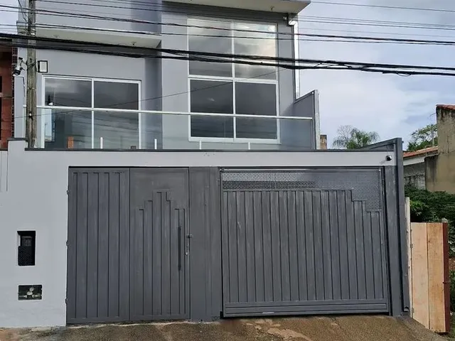 Imagem 1: Casa 3 Dormitórios a Venda, 330 M²