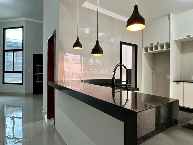 Imagem: A casa em condomínio possui 3 Dormitórios, 3 Banheiros, 2
