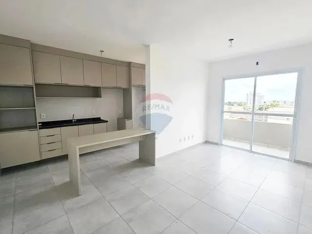 Imagem: Apartamento Novo Repleto de Armários, com