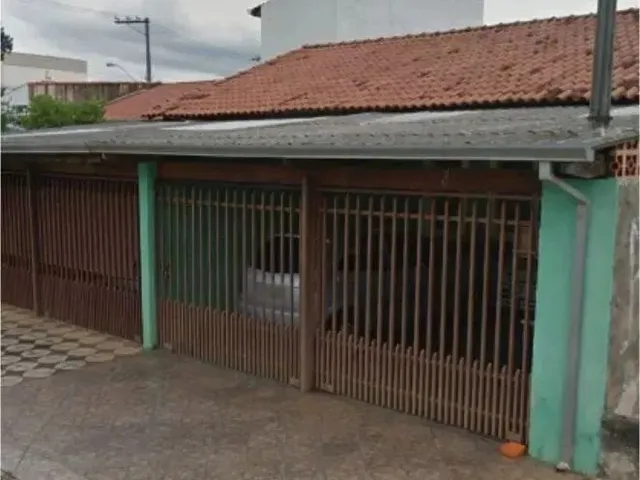 Imagem: A casa possui 1 Dormitório, 1 Banheiro, 2 Vagas na