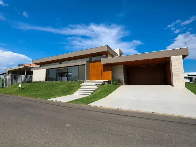 Imagem: A casa em condomínio possui 4 Dormitórios, 1 Suíte, 5
