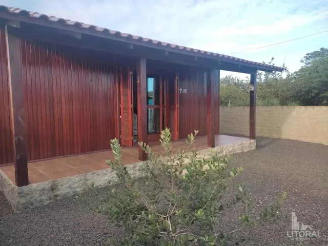 Imagem: Casa com 03 Quartos no Bairro Golfinhos
