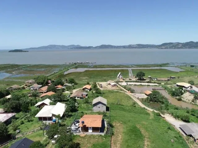 Imagem 10: Casa de Campo À Venda com 2 Quartos, com Vista para a Lagoa de Imaruí - Imaruí/Sc