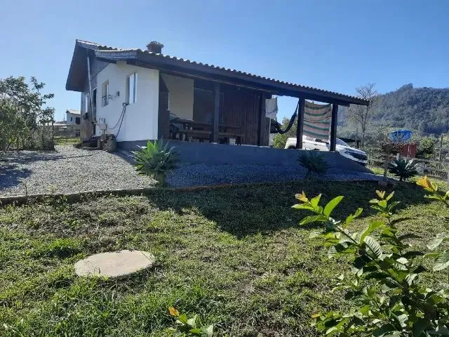 Imagem 2: Casa de Campo À Venda com 2 Quartos, com Vista para a Lagoa de Imaruí - Imaruí/Sc