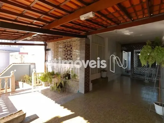 Imagem: Casa Ampla de 197M² À Venda no Bairro