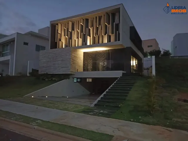 Imagem 13: Casa Duplex para Venda, 4 Suítes, 5 Banheiros, Área Total de 300 M², em Condomínio