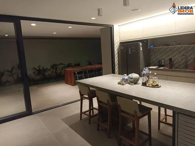 Imagem 12: Casa Duplex para Venda, 4 Suítes, 5 Banheiros, Área Total de 300 M², em Condomínio
