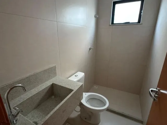 Imagem 6: Casas 4 Quartos na Estrada do Côco