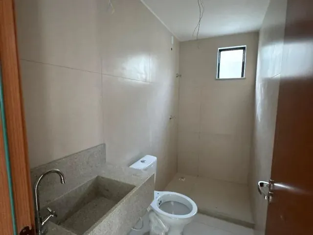 Imagem 4: Casas 4 Quartos na Estrada do Côco