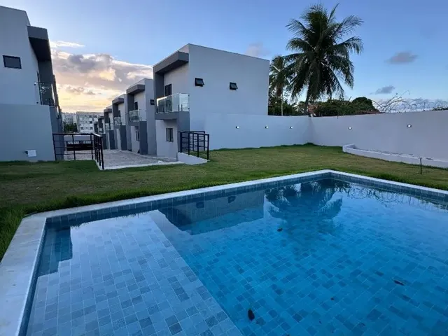Imagem 2: Casas 4 Quartos na Estrada do Côco