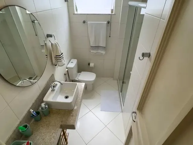 Imagem 2: Imóvel para Venda com 321 Metros Quadrados com 4 Quartos em Centro - Lauro de Freitas