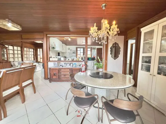 Imagem 1: Chácara com 5 Dormitórios À Venda, 360 M² por R$ 1.300.000,00 - Interlagos - Vila