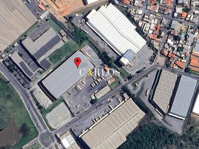 Imagem 3: Galpão com 4400M² Próximo À Av. Geraldo Rocha com 12 Docas