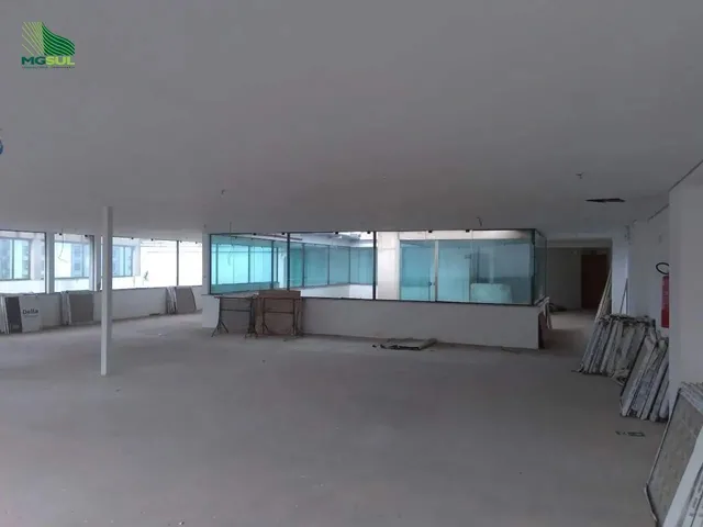 Imagem 6: Salão À Venda, 500M², com 8 Vagas Cobertas e Terraço, no Vila da Serra, Nova Lima/Mg
