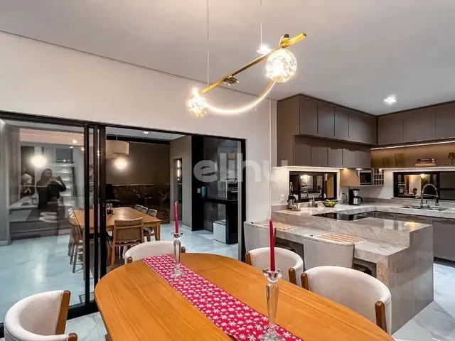 Imagem 10: Casa 356M² À Venda - Frente Praça no Alphaville Ceará 2