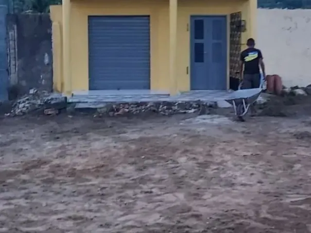 Imagem: A casa possui 2 Dormitórios, 2 Banheiros e está