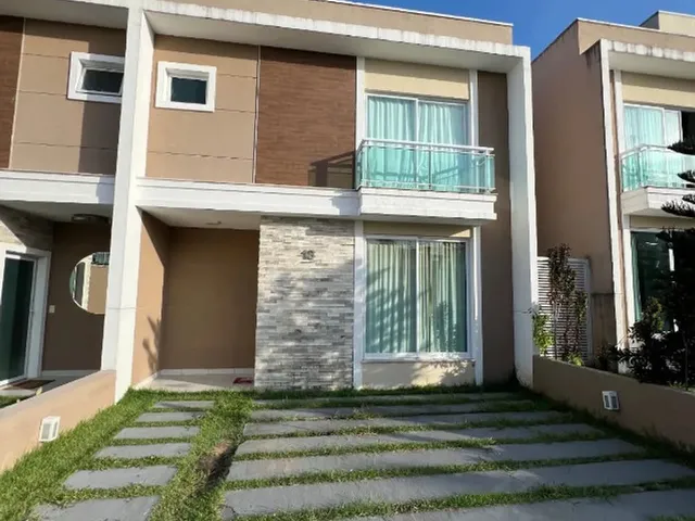 Imagem: Casa Duplex com Três Quartos Sendo Dois