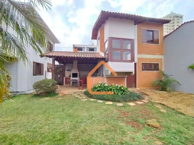 Imagem: Casa com 5 Dormitórios À Venda, 357 M²