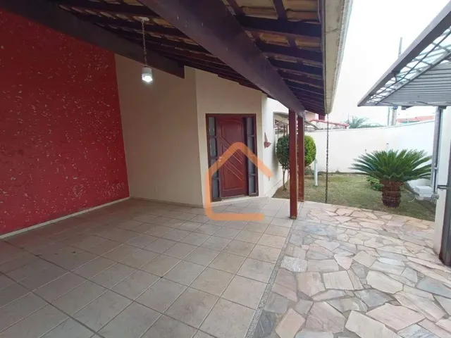Imagem: Casa com 3 Dormitórios À Venda, 220 M²