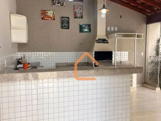 Imagem: Casa com 4 Dormitórios À Venda, 352 M²