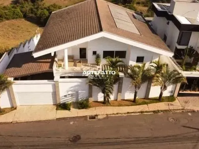 Imagem: Casa com 5 Dormitórios no Bairro Vale Verde