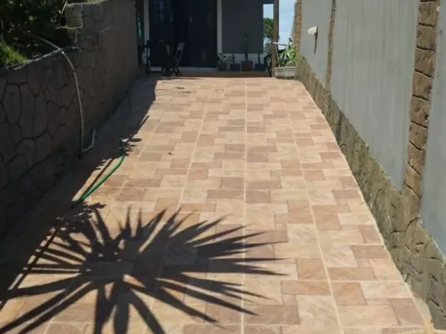 Imagem: Ótima Casa Uma Kitneti, Carro na Porta