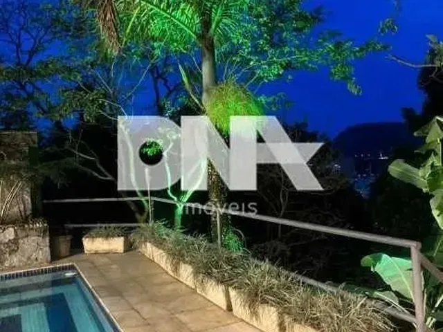 Imagem: Casa de Rua - Triplex / Residencial / Botafogo