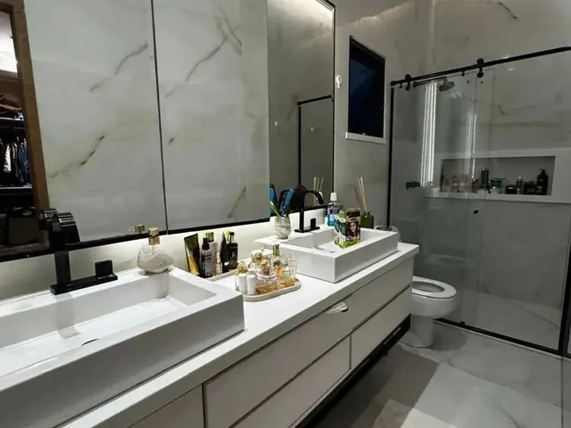 Imagem 4: Conjunto Manauense, Belisima Casa, Mobiliada, com 4 Suítes, Piscina