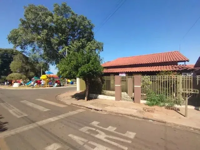Imagem: Casa de Esquina para Aluguel em Primeiro