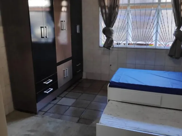 Imagem: Alugo Quarto/Suíte Mobiliados. Ambiente