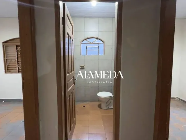 Imagem 5: Casa com 3 Quartos para Alugar, 80 M² por R$ 1.250/Mês - Leonor - Londrina/Pr