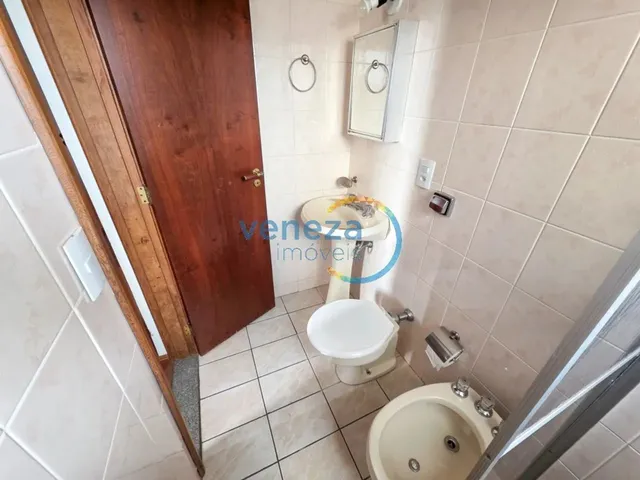 Imagem 2: Apartamento com 3 Quartos para Alugar por R$ 1400.00, 90.00 M2 - Centro - Londrina/Pr