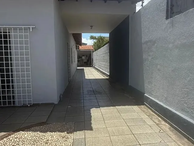 Imagem 8: Imóvel para Aluguel com 360 Metros Quadrados com 4 Quartos em Renascença - São Luís