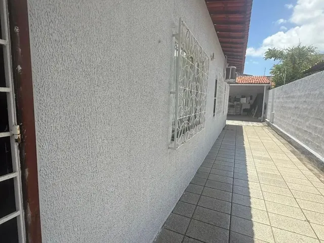 Imagem 12: Imóvel para Aluguel com 360 Metros Quadrados com 4 Quartos em Renascença - São Luís