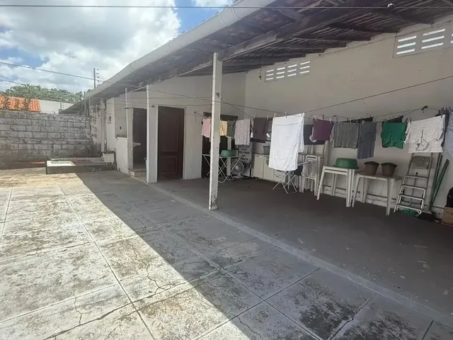 Imagem 11: Imóvel para Aluguel com 360 Metros Quadrados com 4 Quartos em Renascença - São Luís