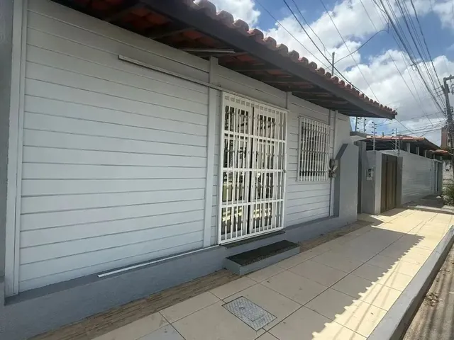 Imagem 3: Imóvel para Aluguel com 360 Metros Quadrados com 4 Quartos em Renascença - São Luís