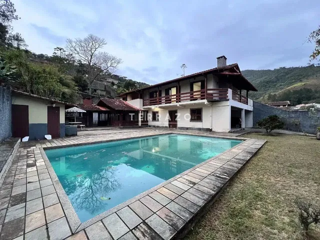 Imagem: Casa para Aluguel, 4 Quartos, 1 Suíte