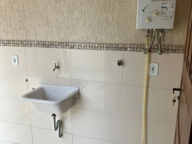 Imagem 3: Casa pra Alugar em Teresópolis/Albuquerque - 2 Quartos - Garagem - Condomínio Fechado
