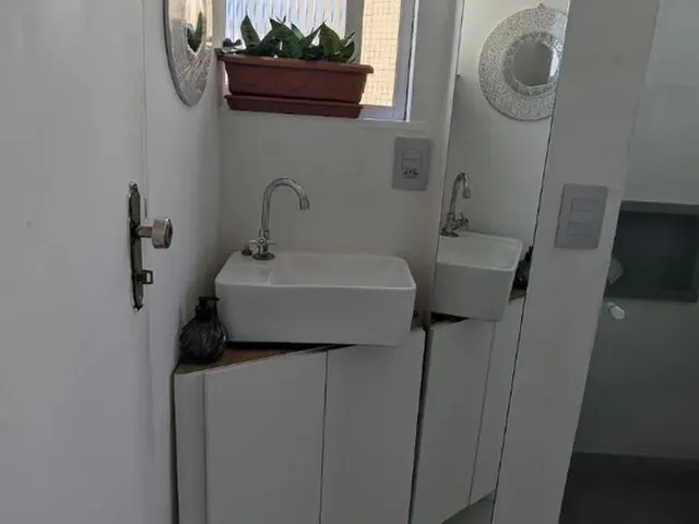 Imagem 6: Apartamento Mobiliario com 2 Quartos + 2 Banheiros em Petrópolis: Ed. Kennedy