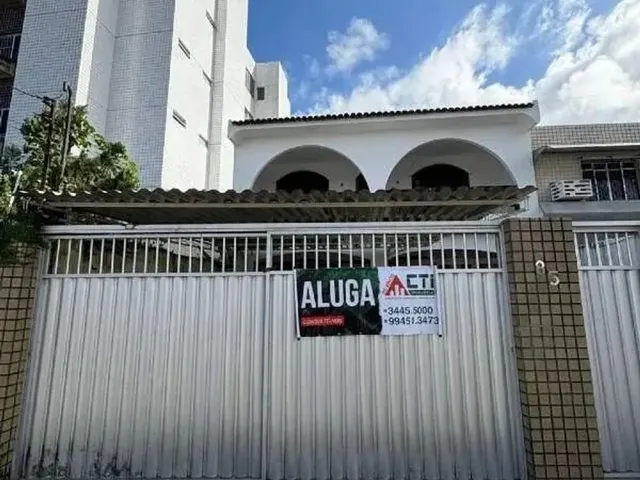 Imagem: Casa com 4 Quartos e Piscina