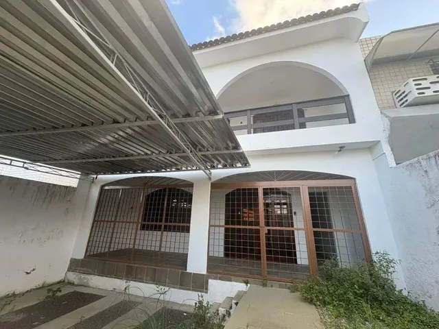 Imagem 14: Casa com 4 Quartos e Piscina