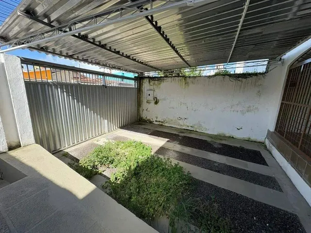 Imagem 13: Casa com 4 Quartos e Piscina