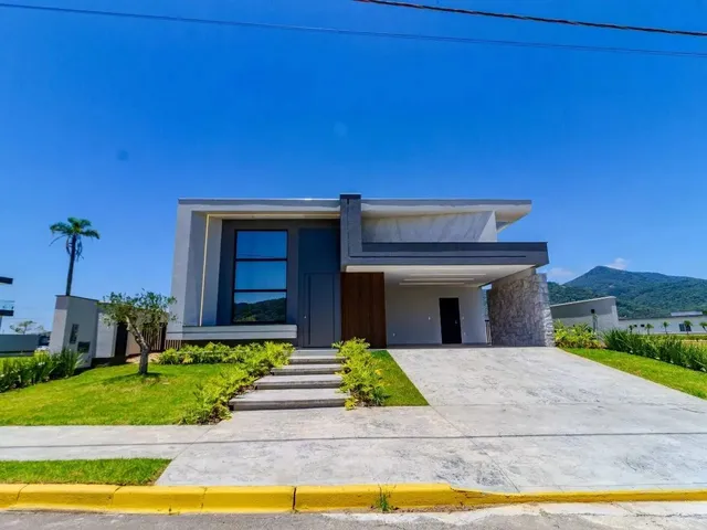 Imagem: Casa em Condomínio À Venda no Centro em