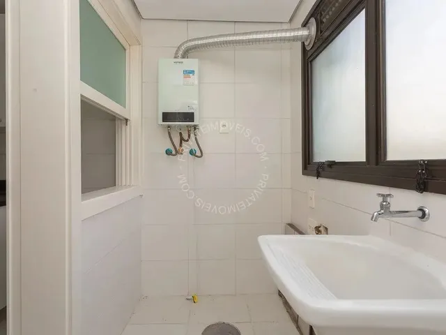 Imagem 16: Apartamento Semimobiliado para Alugar no Higienópolis com 2 Quartos (1 Suíte