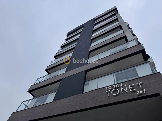 Imagem: O apartamento possui 2 Dormitórios, 1 Suíte, 2 Banheiros,